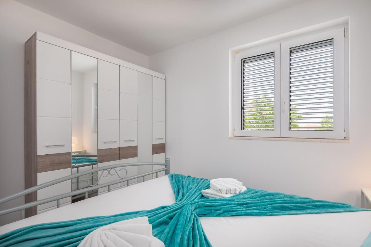 Vila Blanka Apartments Rogoznica  Kültér fotó
