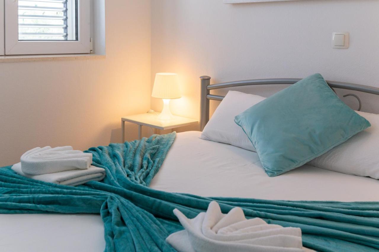 Vila Blanka Apartments Rogoznica  Kültér fotó